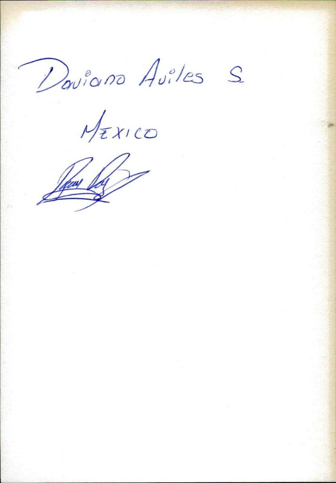 Daviano Aviles Mexico Athletics Original Autograph (Flo-583