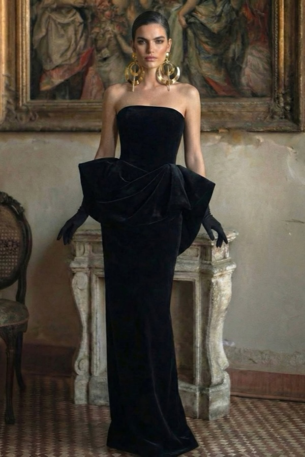 Lussooy Glamorous Black Strapless Sleeveless Evening Dress With Gloves
