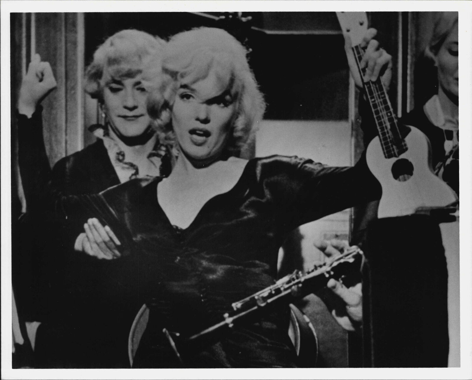 Some Like It Hot w/ Jack Lemmon Marilyn Monroe Press Photo Poster painting