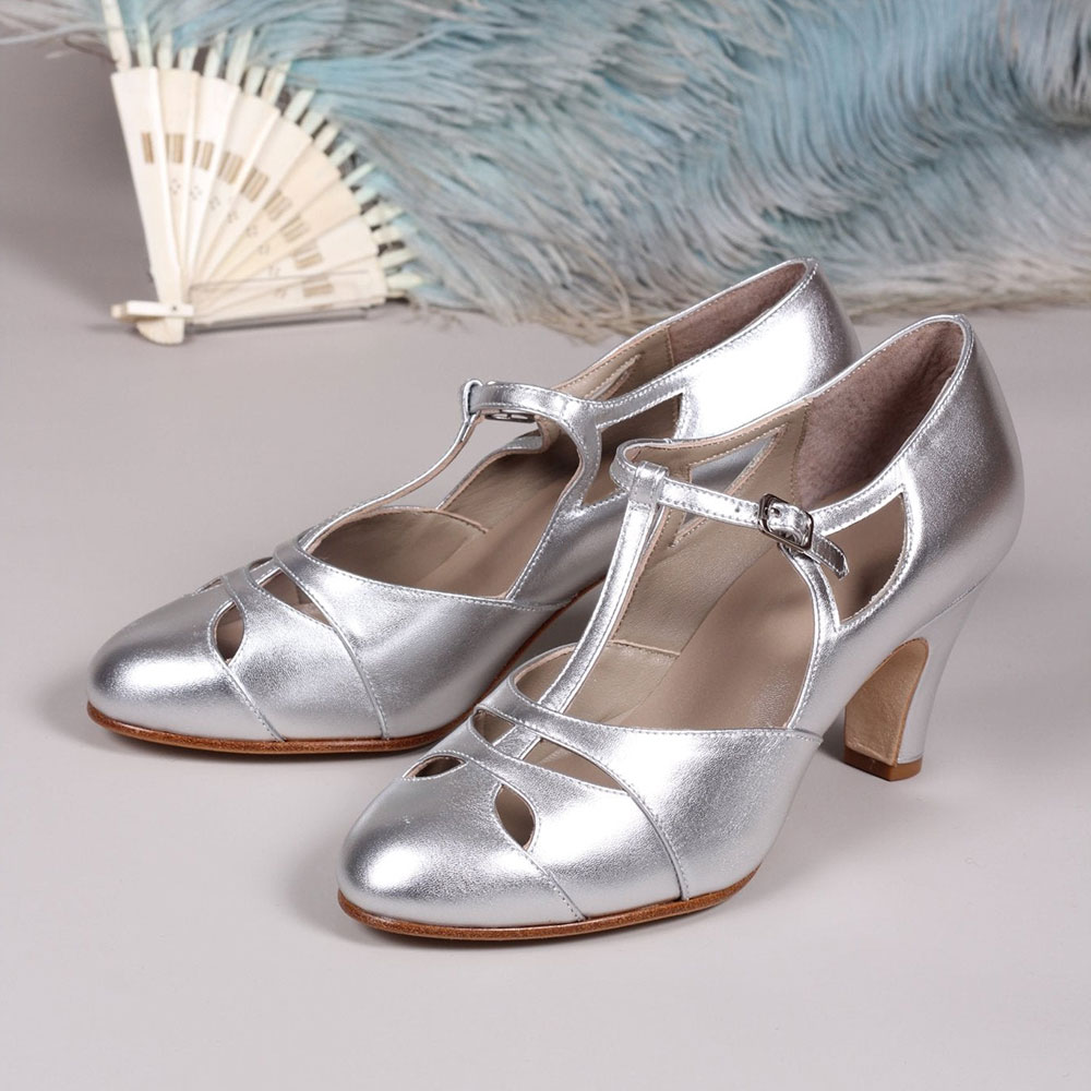 Round Toe Vintange T-Strap Chunky Heel Silver Mary Jane Pumps Nicepairs