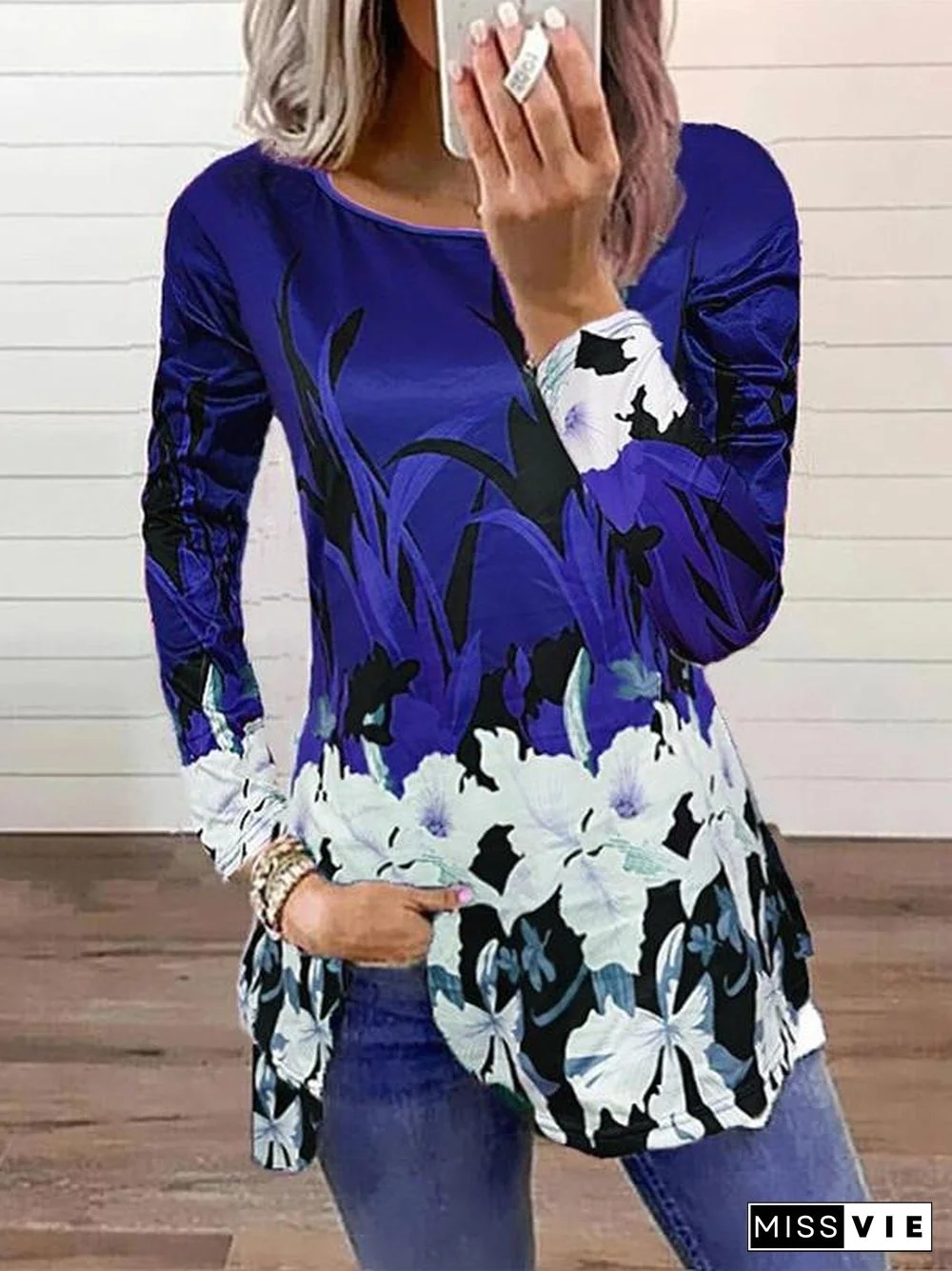 Women Long Sleeve Scoop Neck Floral Printed Graphic Top