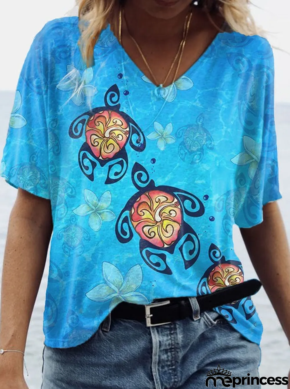 Women's Maui Sea Turtle Print V-Neck T-Shirt