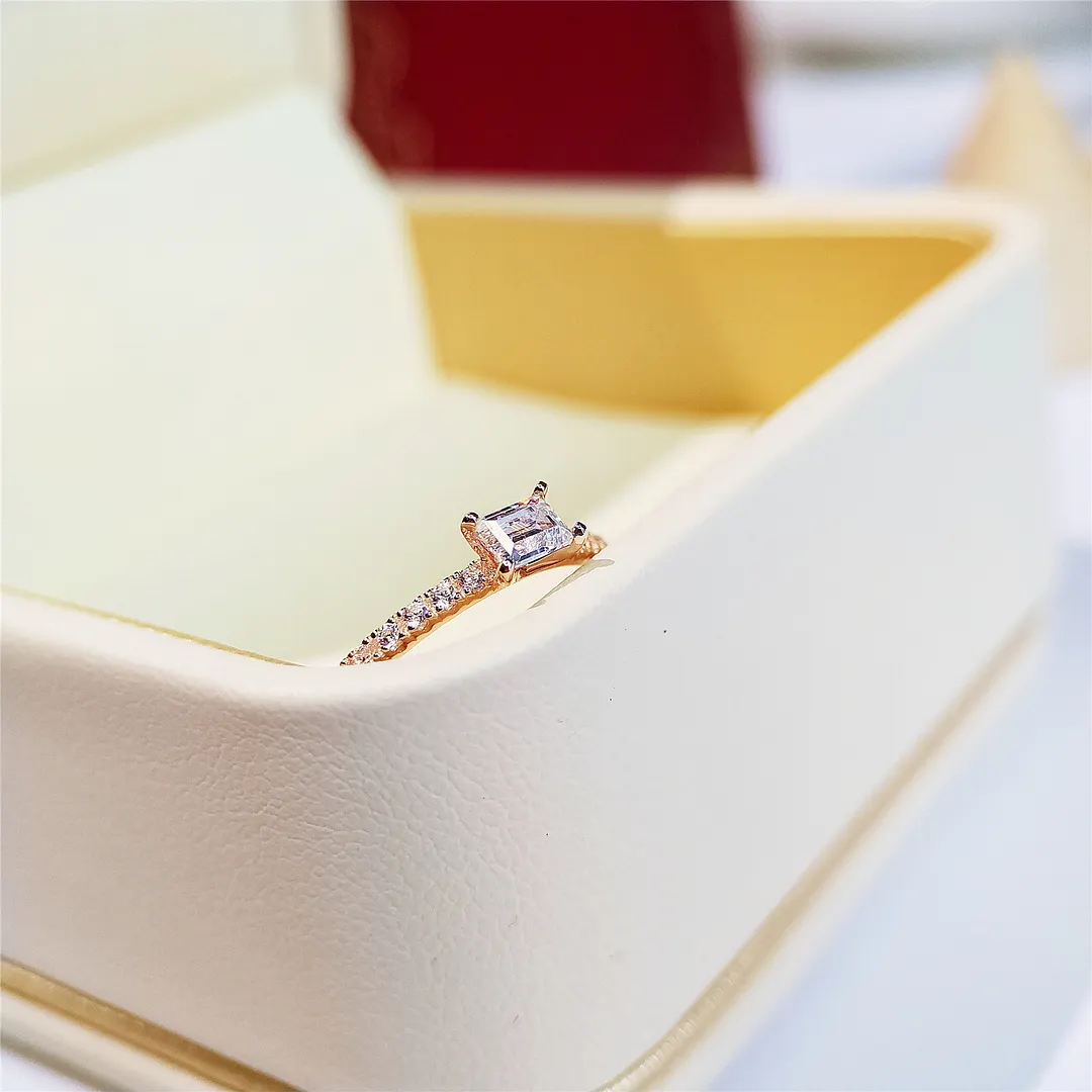 Etincelle ring 100% 925 Sterling Silver Emerald Cut  Engagement Ring Fine Jewelry 