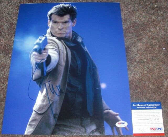 BEAUTIFUL!!! Pierce Brosnan Autographed Signed JAMES BOND 007 11x14 Photo Poster painting #1 PSA