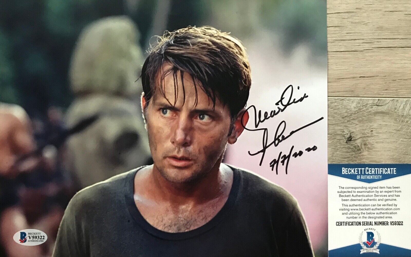 GREAT MOVIE!!! Martin Sheen Signed APOCALYPSE NOW 8x10 Photo Poster painting #1 Beckett BAS