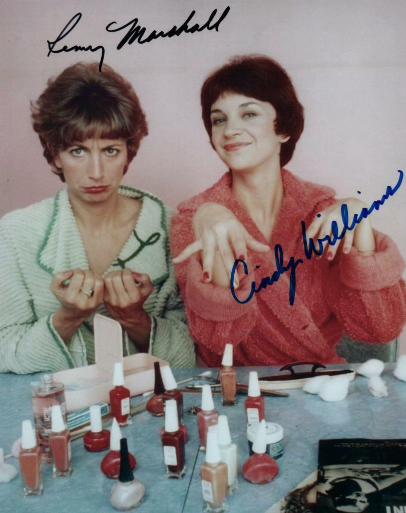 Penny Marshall Cindy Williams signed 8x10 Picture autographed Photo Poster painting pic COA