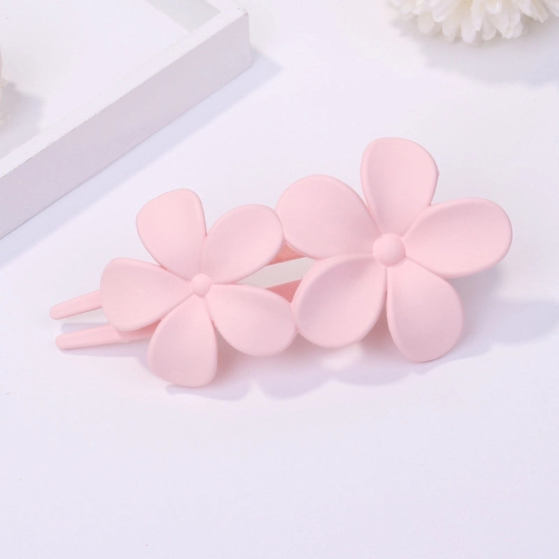 Minimalist Solid Color Flower Plastic Hair Clip