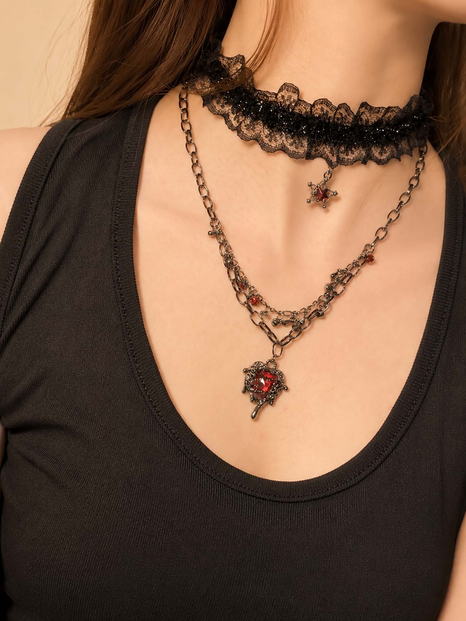 White Spring/Summer 2026 Floral Embroidery and Pearl Choker Necklace