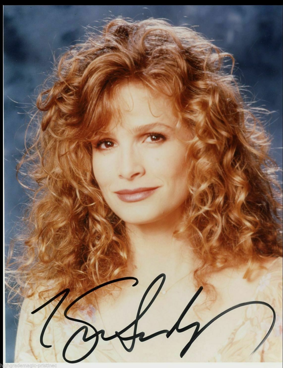 KYRA SEDGWICK AUTOGRAPHED SIGNED 8X10 HEAD SHOT LOOKING PRETTY