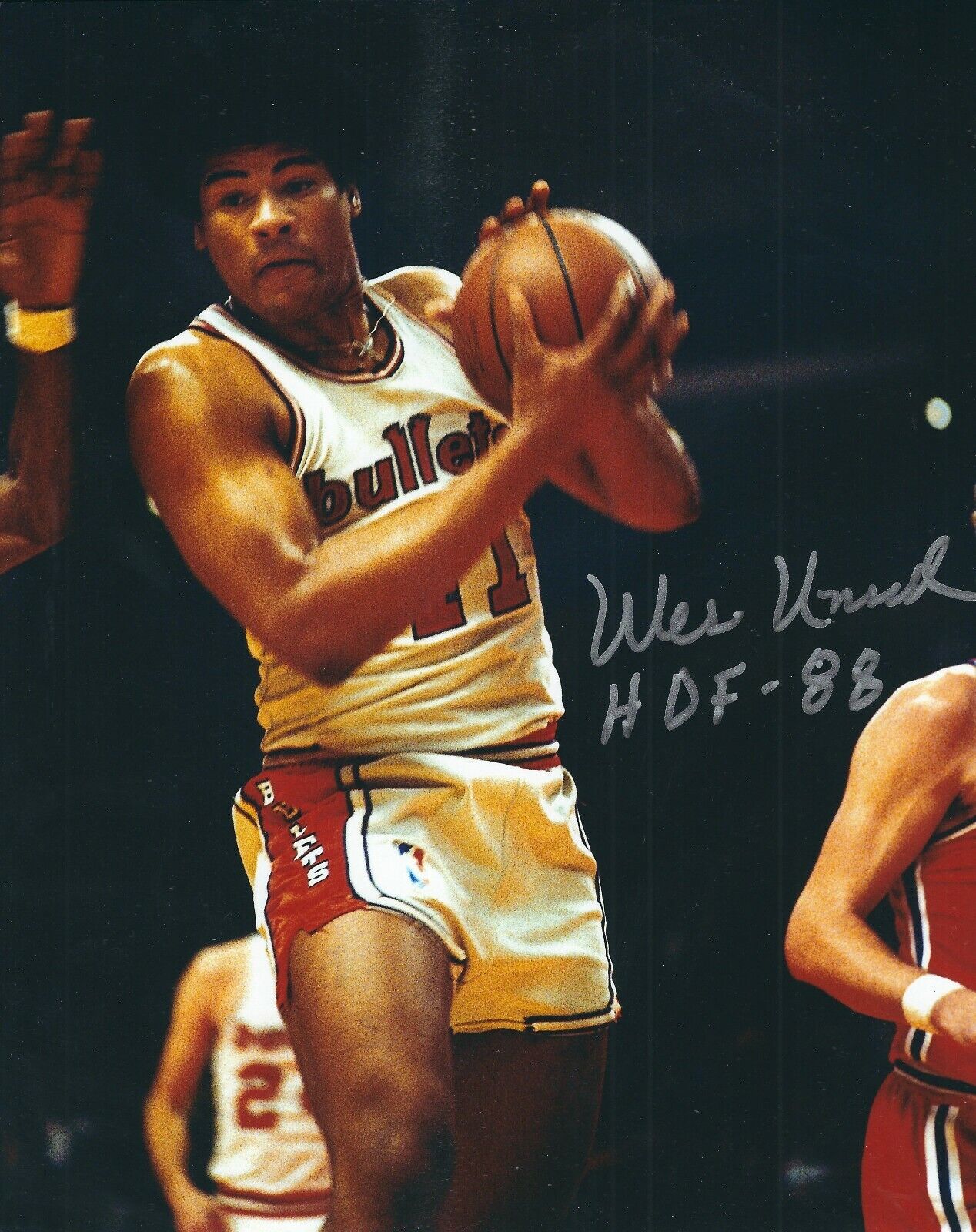 Signed 8x10 WES UNSELD HOF 88