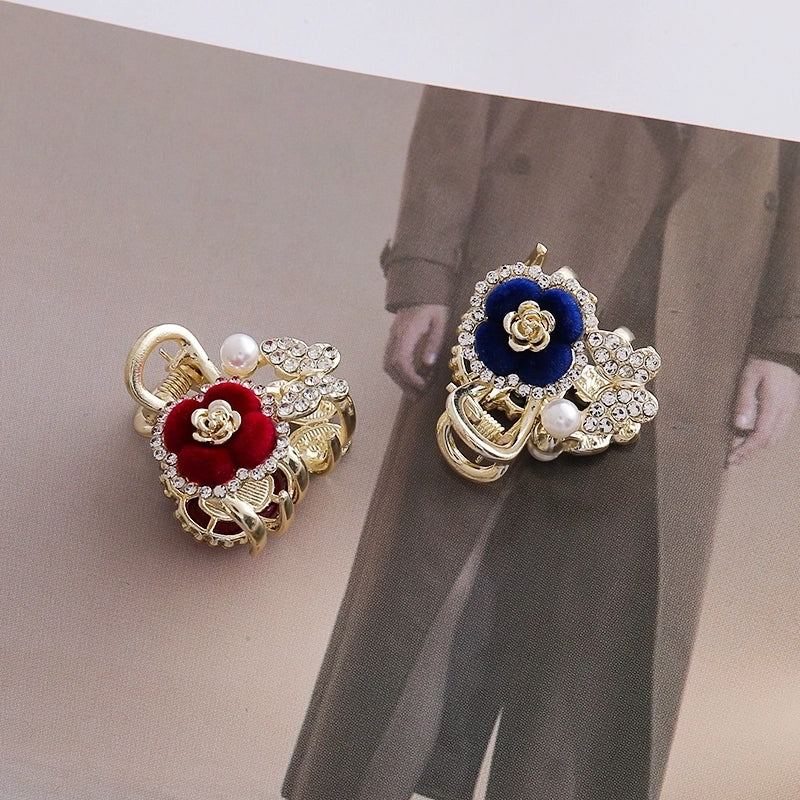 Women's Chinoiserie Princess Classical Flower Butterfly Imitation Pearl Alloy Rhinestone Artificial Pearls Rhinestones Hair Claws