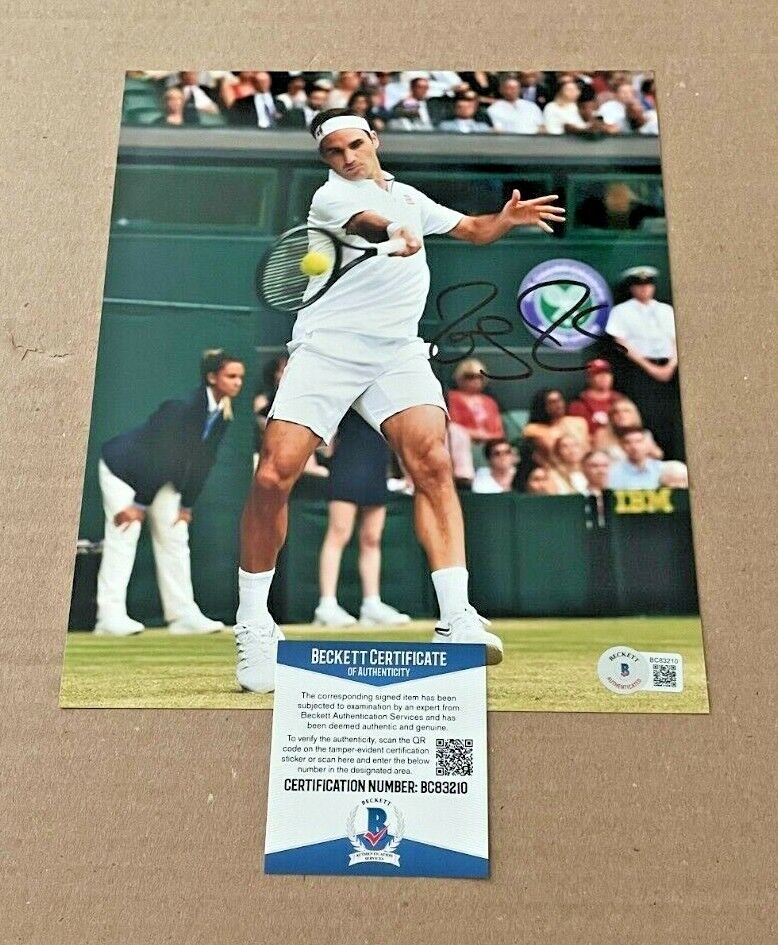 ROGER FEDERER SIGNED TENNIS 8X10 Photo Poster painting BECKETT CERT #33 WIMBLEDON