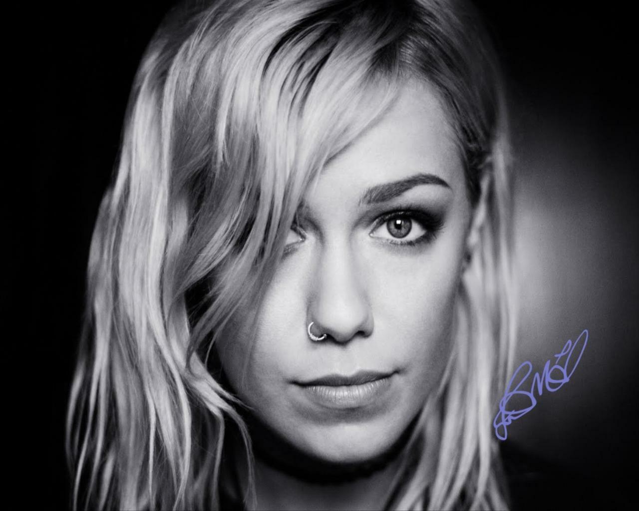 JENNA MCDOUGALL SIGNED AUTOGRAPHED 10 X 8