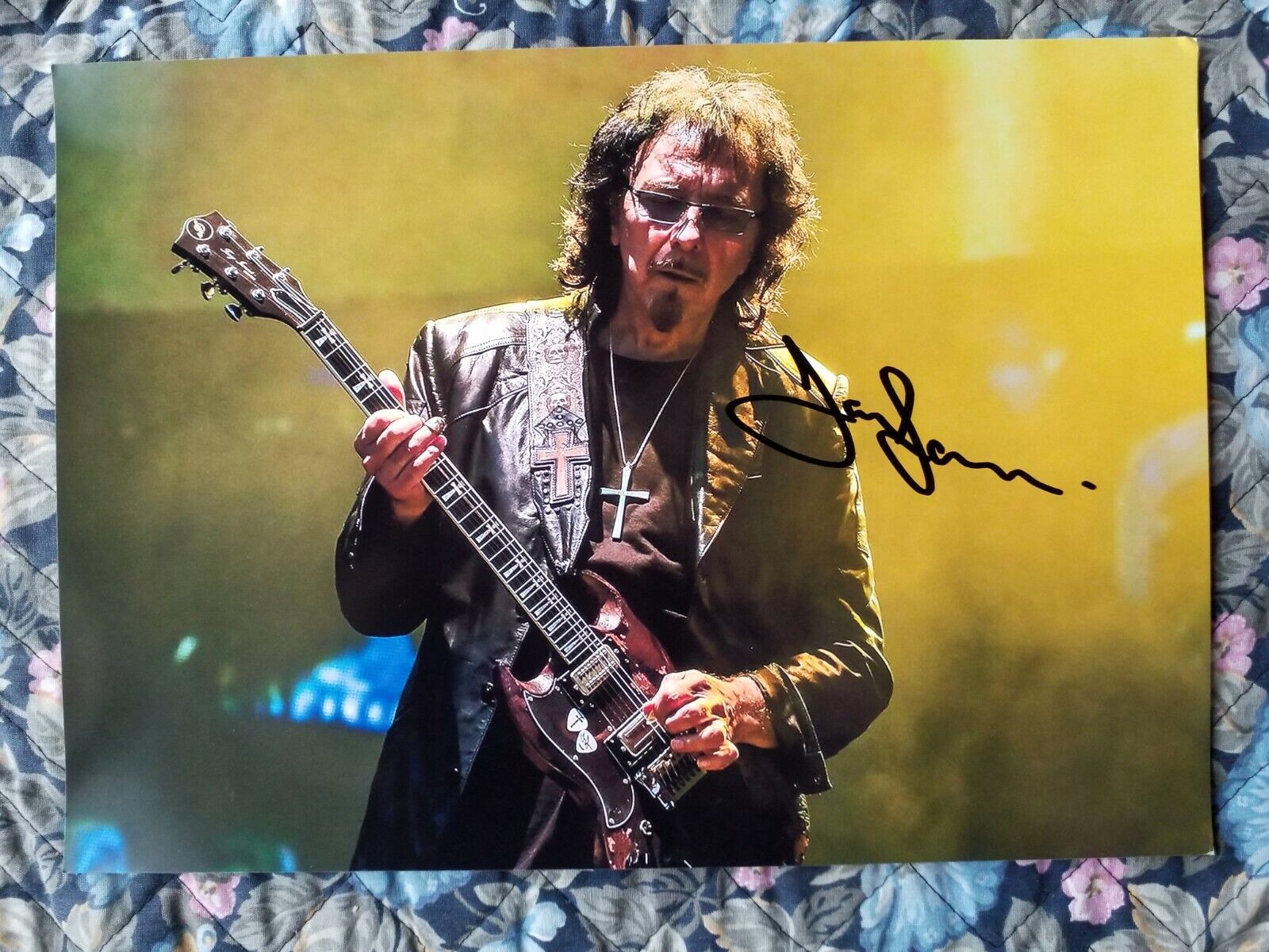 BLACK SABBATH TONY IOMMI Guitarist Authentic Autograph 8.2 x 11.5 Signed Photo Poster painting