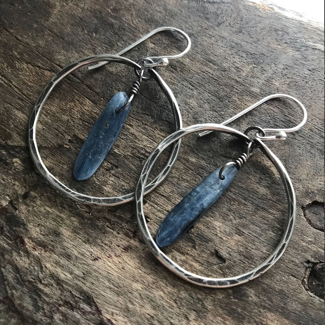 Fashion Classic Hammered Big Silver Color Hoop Earrings Retro Creative Olive-shaped Lapis Lazuli Earrings
