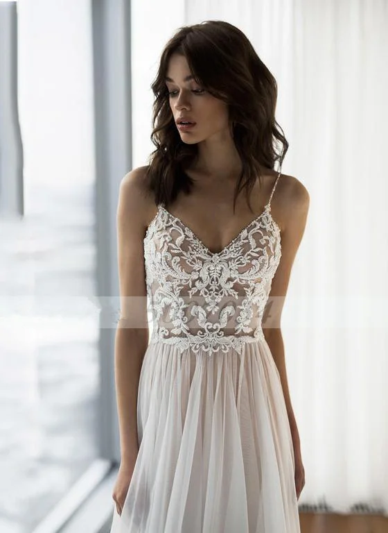 Spaghetti-Straps Lace Appliques Wedding Dress Tulle Beach Bridal Gowns