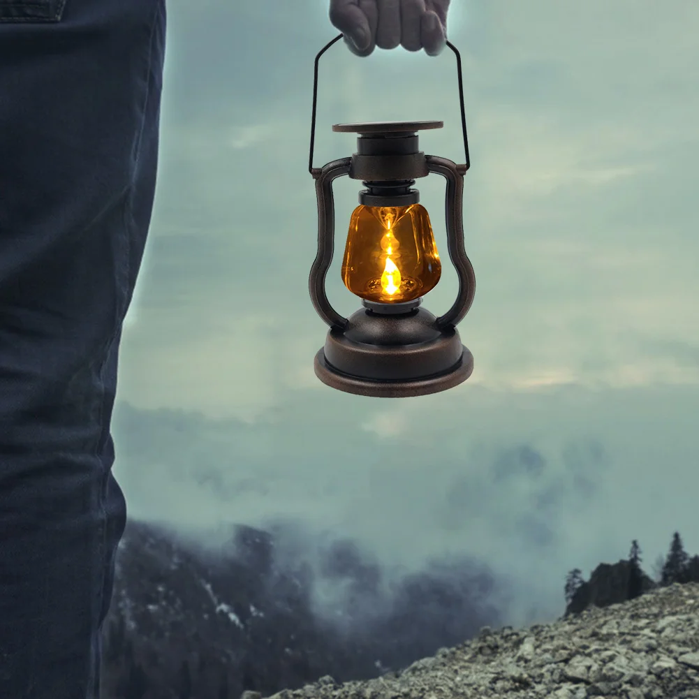 Solar Powered Retro Classic Kerosene Lamp Portable LED Lantern Light (C)