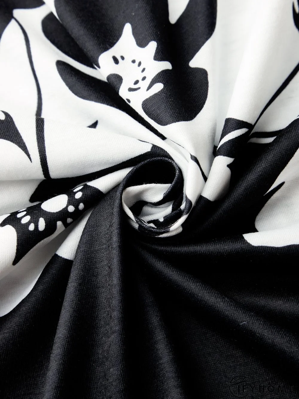 Women's Floral Printed Round Neck White&Black Short Sleeve Casual T-shirts | IFYHOME