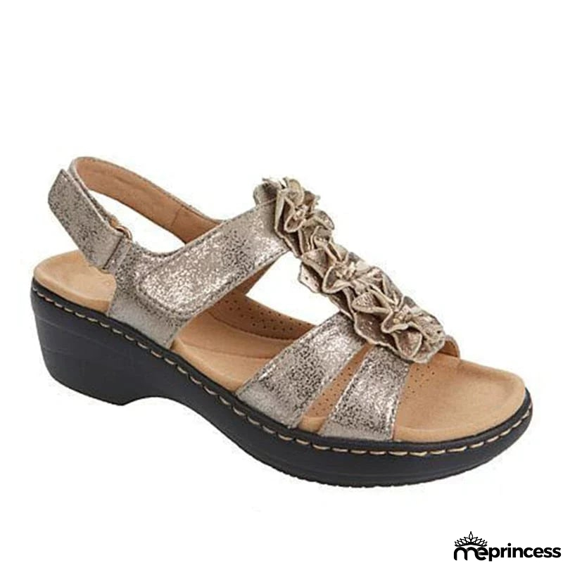 Versatile and light Sandals