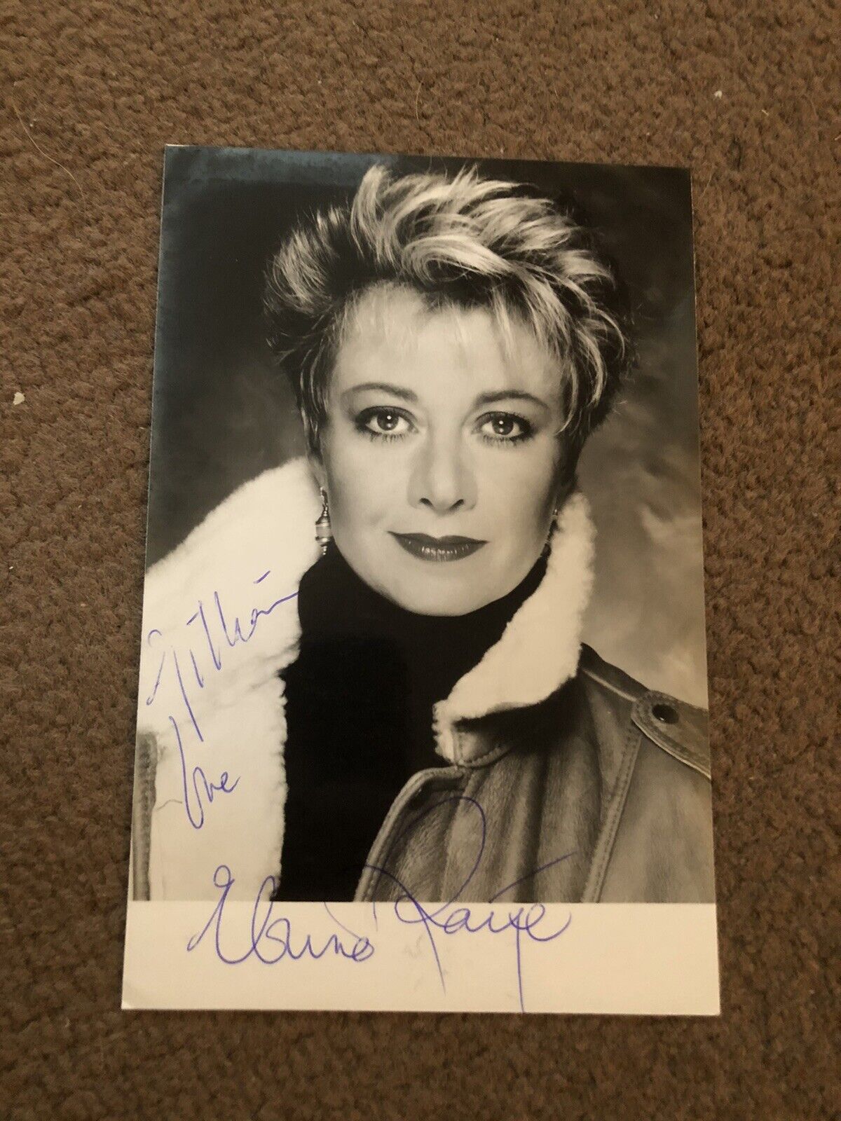 ELAINE PAIGE (ACTRESS) SIGNED Photo Poster painting