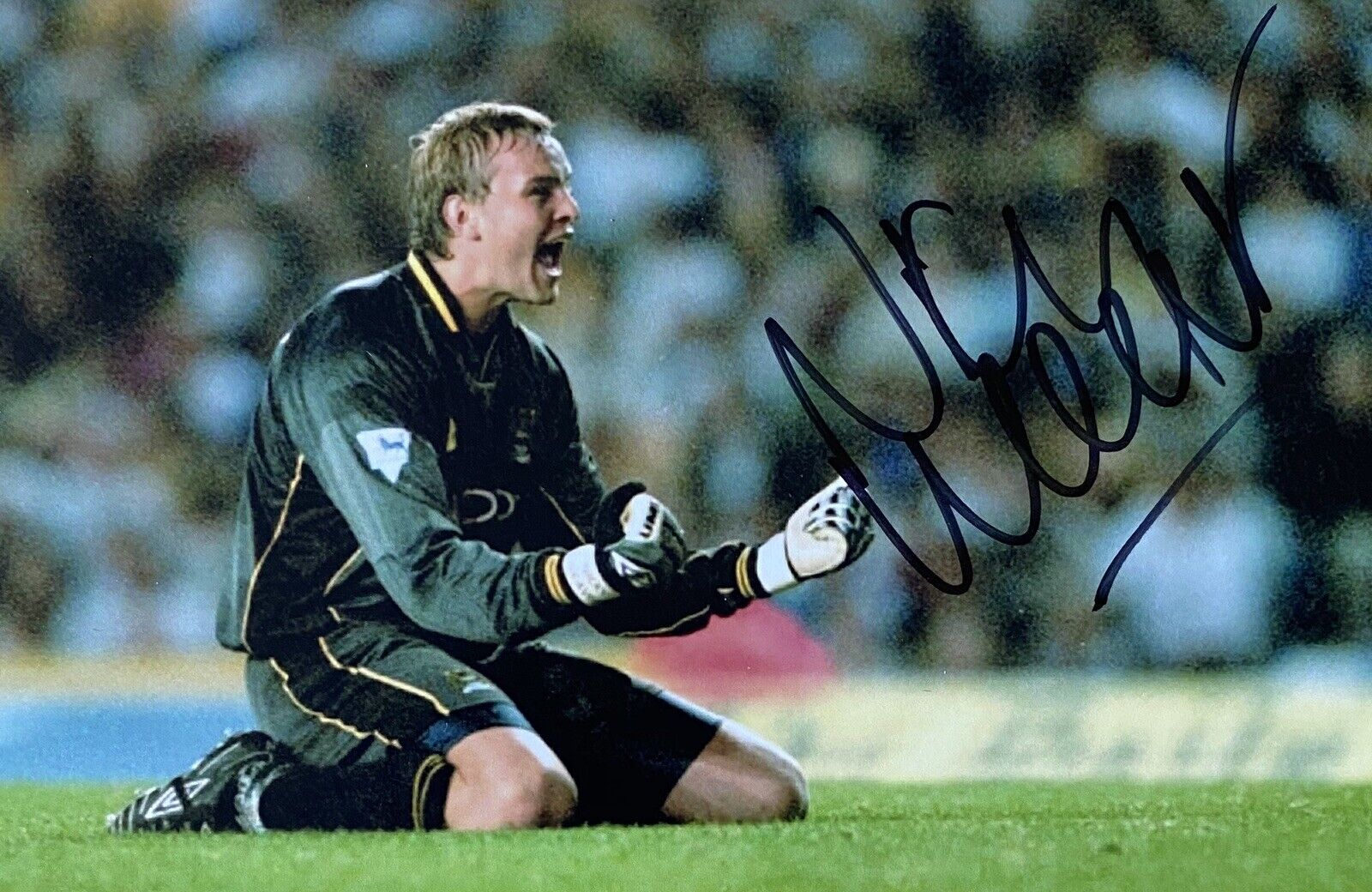 Nicky Weaver Genuine Hand Signed Manchester City 6X4 Photo Poster painting