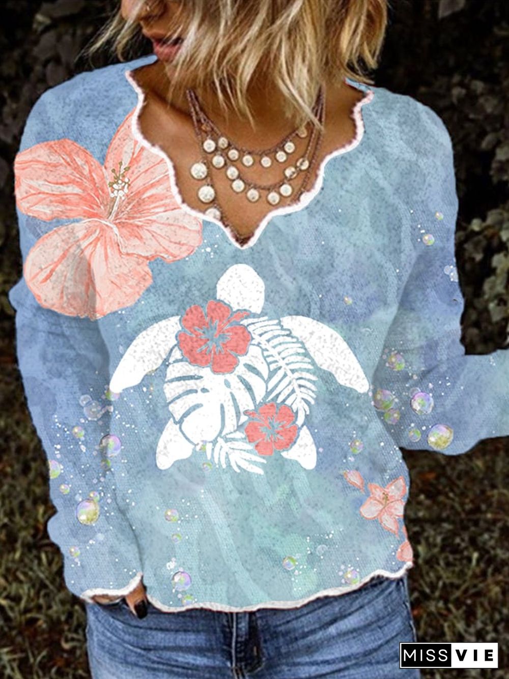 Women's Maui Lahaina Hibiscus Turtle Print Long Sleeve Top