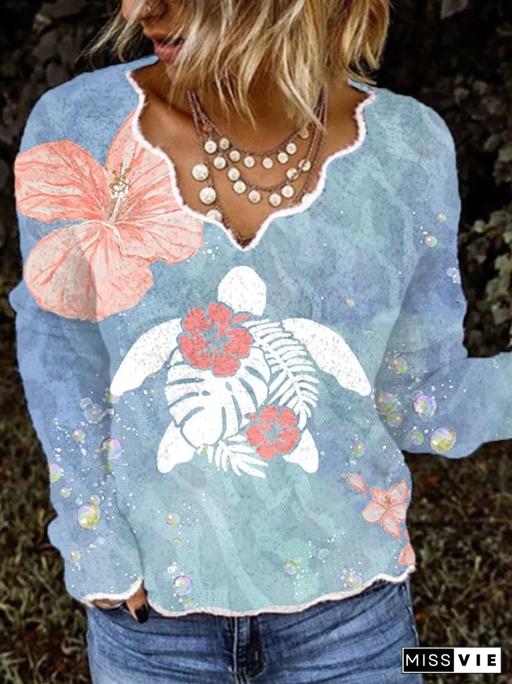 Women's Maui Lahaina Hibiscus Turtle Print Long Sleeve Top