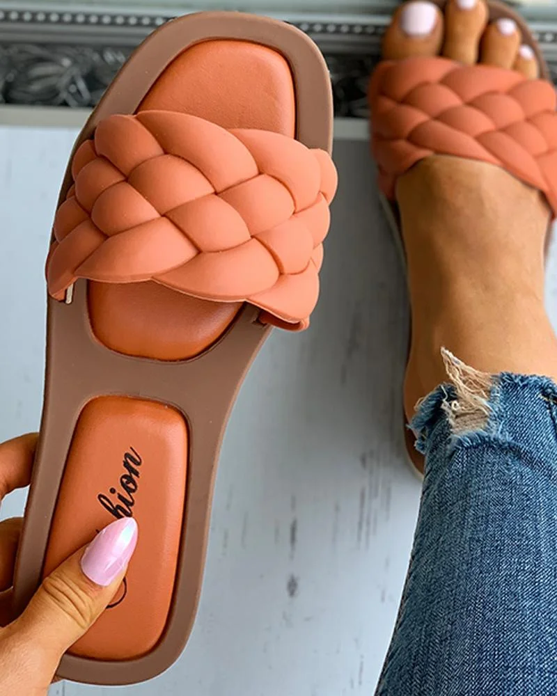 Summer 2021 Trend Braided Slippers Women Flat Outdoor Weave Slides Rubber Sole Open Toe Beach Casual Sandals Ladies Cozy Shoes