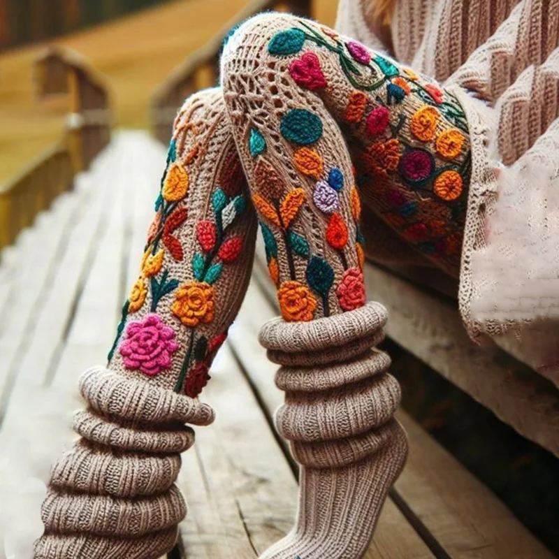 Vintage Floral And Leaf Cozy Knit Leggings