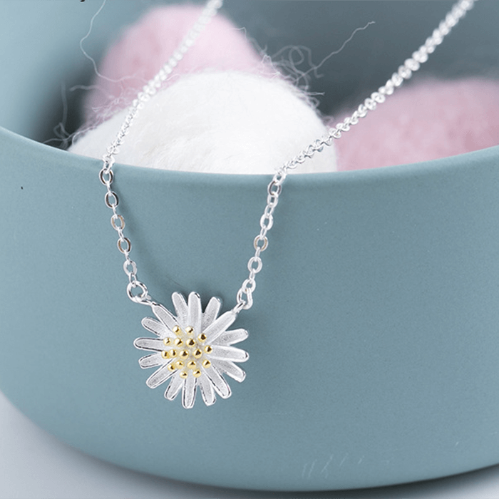 Daisy Jewelry -- Earrings/ Necklace/ Bracelet
