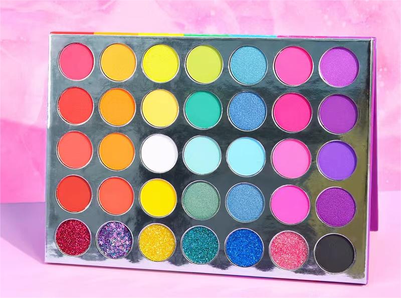 35 color  eyeshadow  palette Rich colors, high degree of freedom in matching, friendly to novices, easy to use, fine powder, not easy to fly powder, not easy to oxidize Bath supplies (shampoo, conditioner, soap, hair oil and all other bath products) Cosmetics (foundation, eye shadow, eyeliner, perfume, manicure and other cosmetics) Skin care products (moisturizing lotions, facial cleansers, sunscreens, facial cleansers, aromatherapy, essential oils and other skin care products for various parts of the body) OEM customization (outer packaging, bottle body, fragrance, capacity, material, and LOGO can all be customized) wholesale, factory direct sales, affordable prices, low, medium and high quality are your choice, welcome to consult
