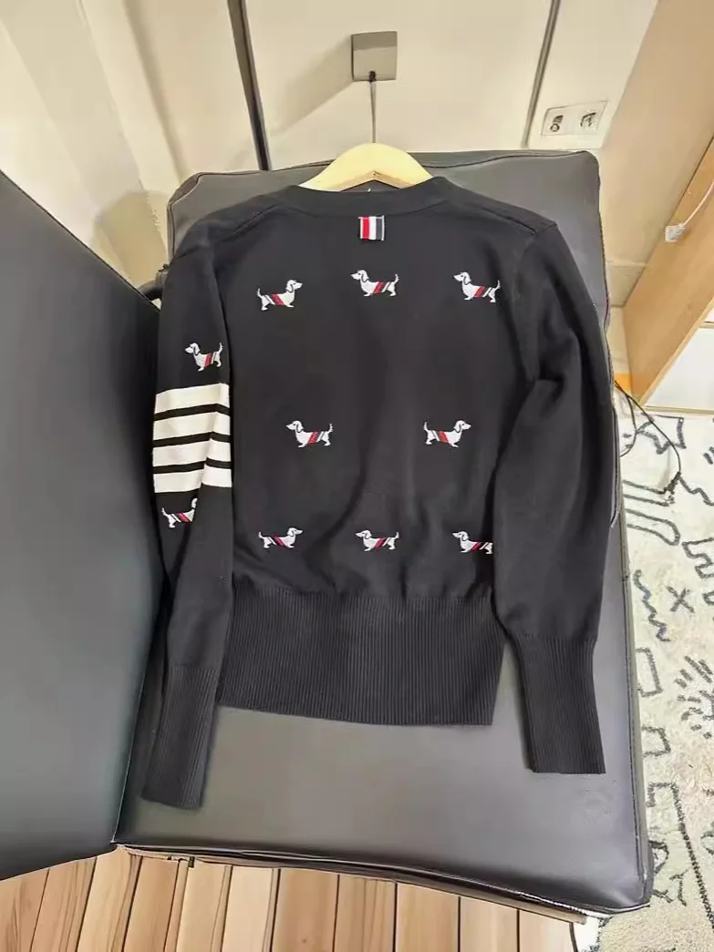 Nigikala Nigikala College Wind Puppy Embroidery V Collar Knitted Cardigan Sweater Coat Four Bar Thin Japanese, South Korea, Japan And South Korea Wind