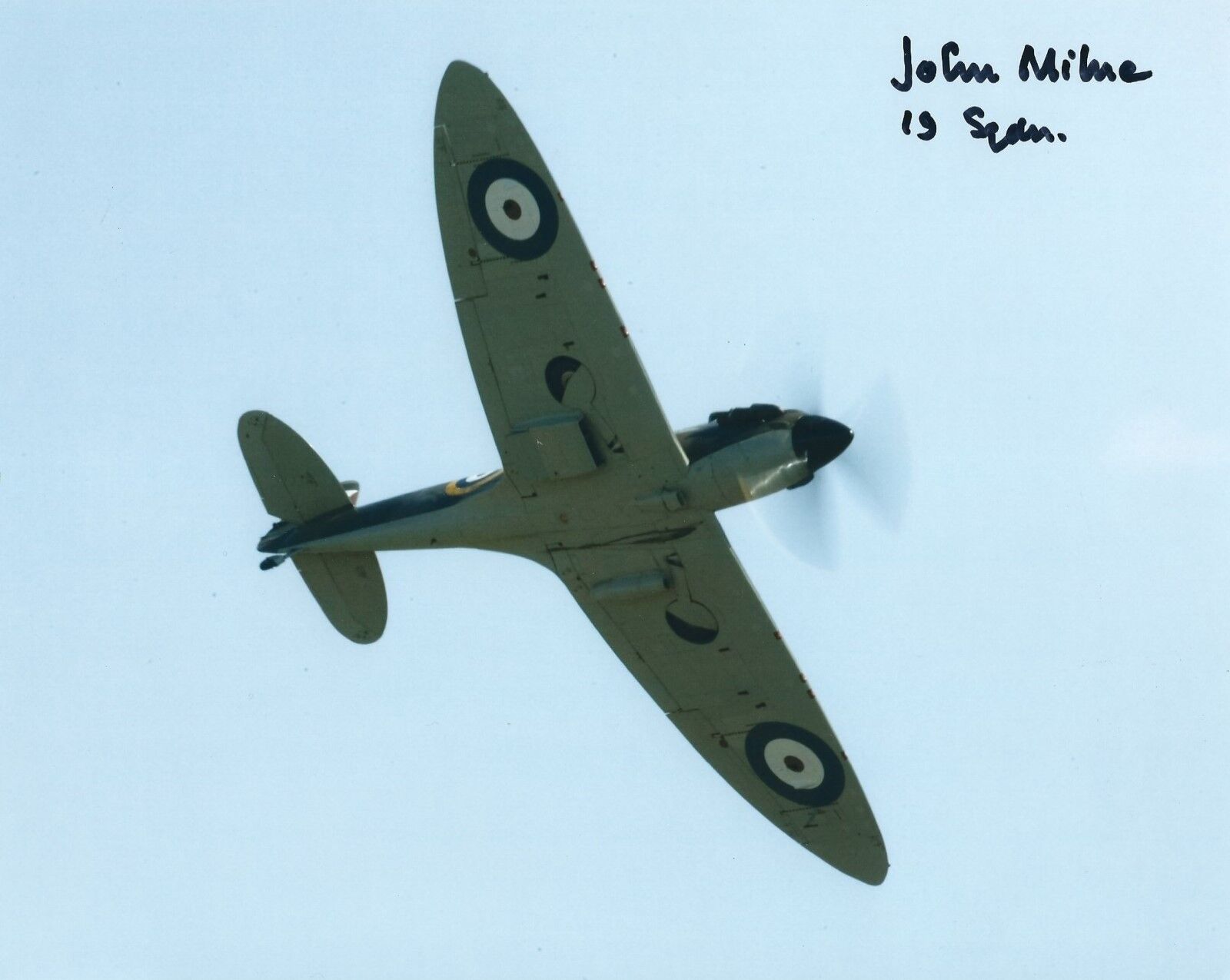 JOHN MILNE SIGNED 8x10 SPITFIRE BATTLE OF BRITAIN Photo Poster painting - UACC RD AUTOGRAPH