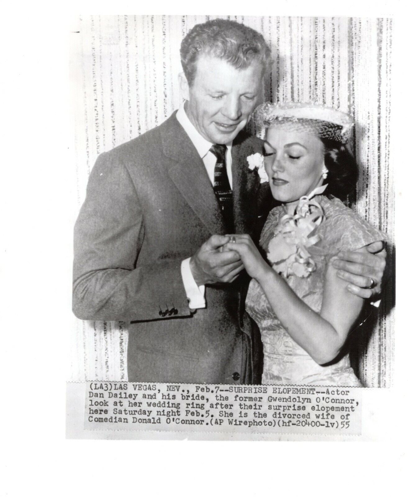 DAN DAILEY Actor with His Wife Vintage 8x10 Promo Press News Photo Poster painting 1955