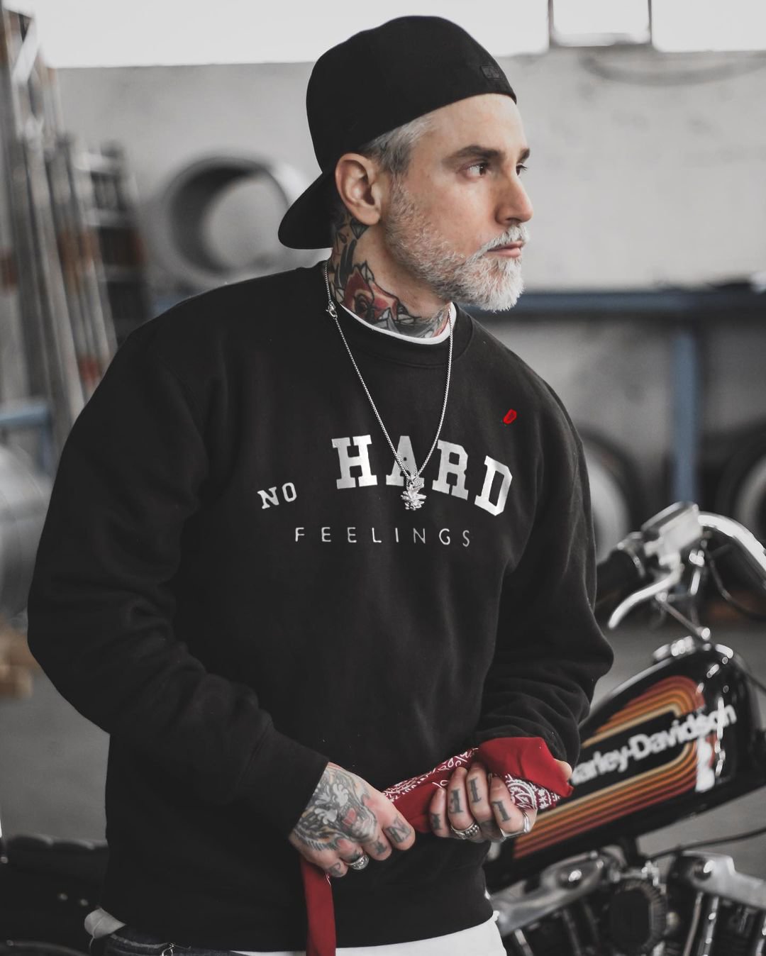 No Hard Feelings Print Men's Basic Black Sweatshirt - Krazyskull