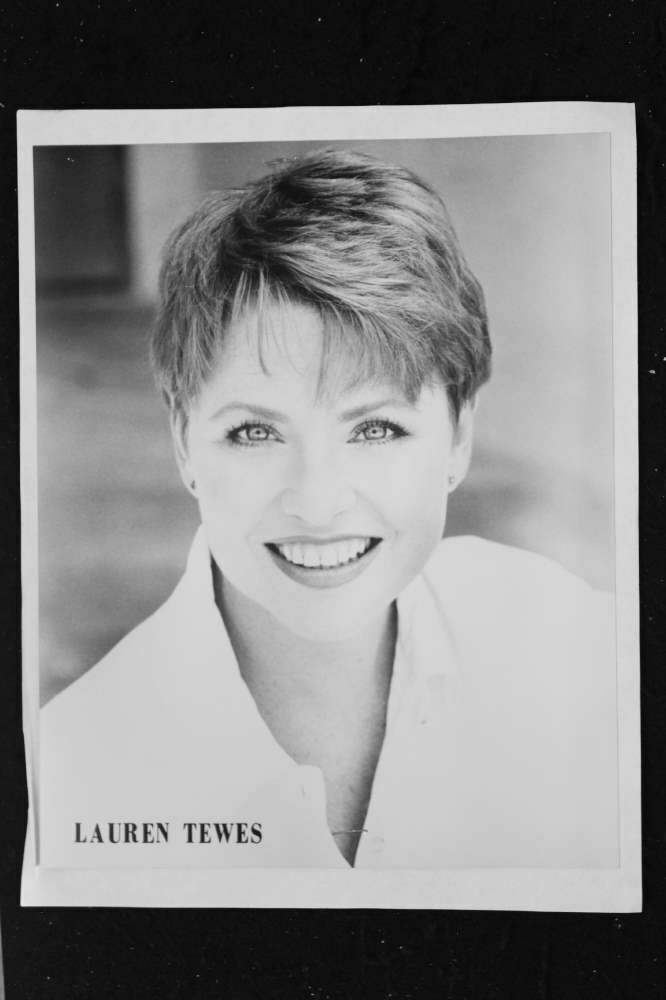 Lauren Tewes - 8x10 Headshot Photo Poster painting w/ Resume - Love Boat - Julie