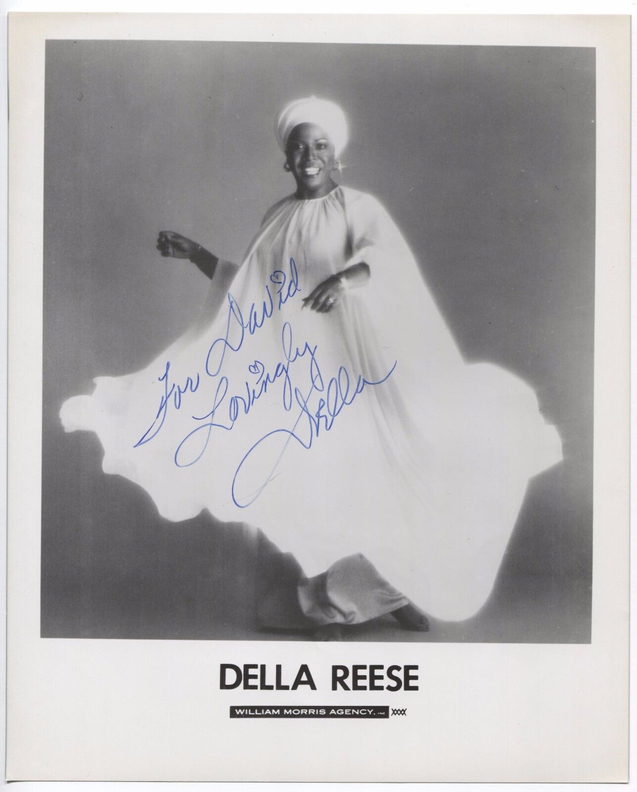 Della Reese Signed 8x10 Photo Poster painting Vintage Autographed from 1993 AUTO