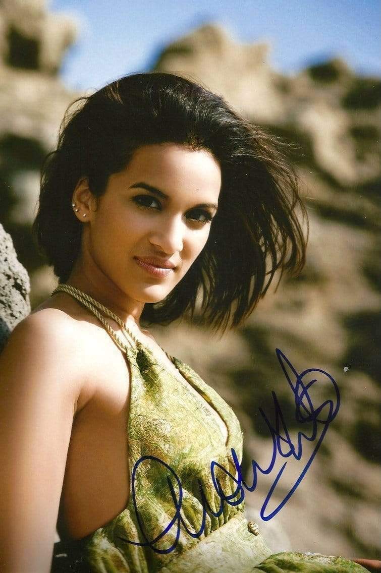 Anoushka Shankar SITAR and COMPOSER autograph, In-Person signed Photo Poster painting