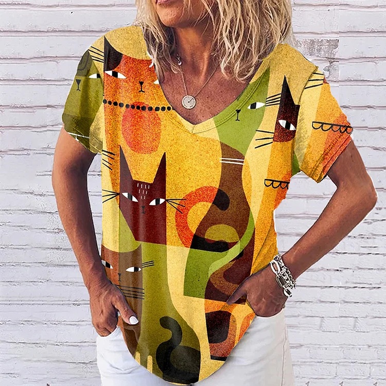 V-Neck Short Sleeve Cat Print T-Shirt