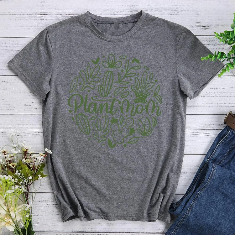 plant mom Round Neck T-shirt