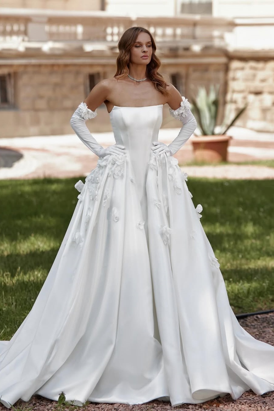 Daisda White Sleeveless Strapless A-Line Handmade Flower Wedding Dress With Gloves