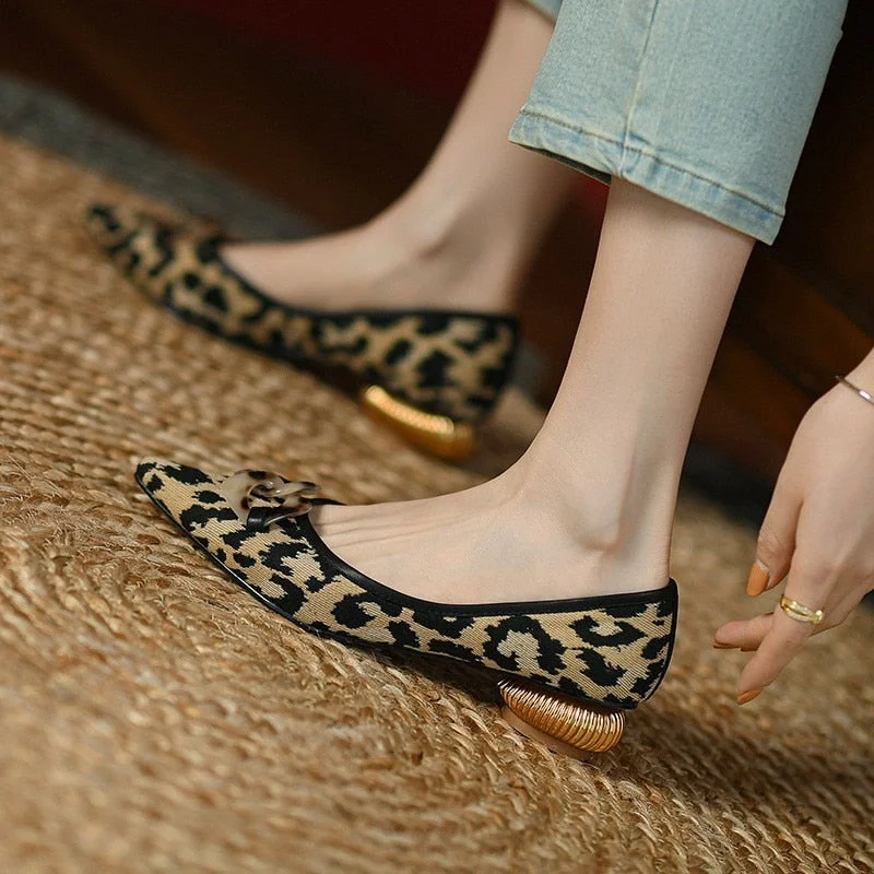 Vintage Metal Clasp Pointed  Pumps Women Fashion 2022 Spring Autumn New Shoes for Women Leopard Print  Low Heels Woman Shoes
