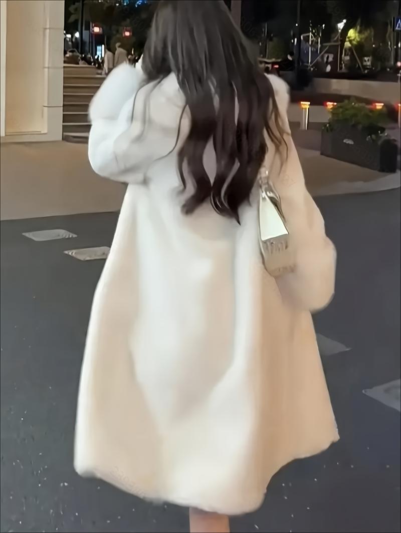 Women's Elegant White Faux Fur Coat High Quality Warm Winter Jacket Dual Purpose for Casual Formal Dinner Long Sleeve Soft Stylish Outerwear Pair with Statement Earrings Womenswear Tops Basic Minimalist winter clothes women winter coats women