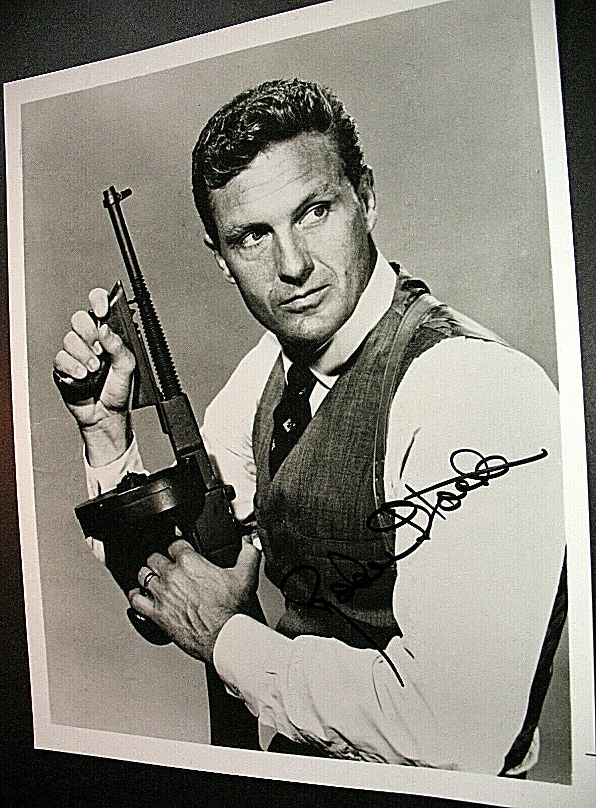 ROBERT STACK (THE UNTOUCHABLES) ORIGINAL HAND SIGN AUTOGRAPH Photo Poster painting