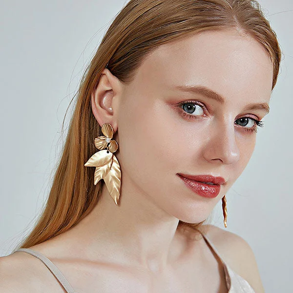 Faux Pearl Trim Stylish Leaf-Shaped Earrings