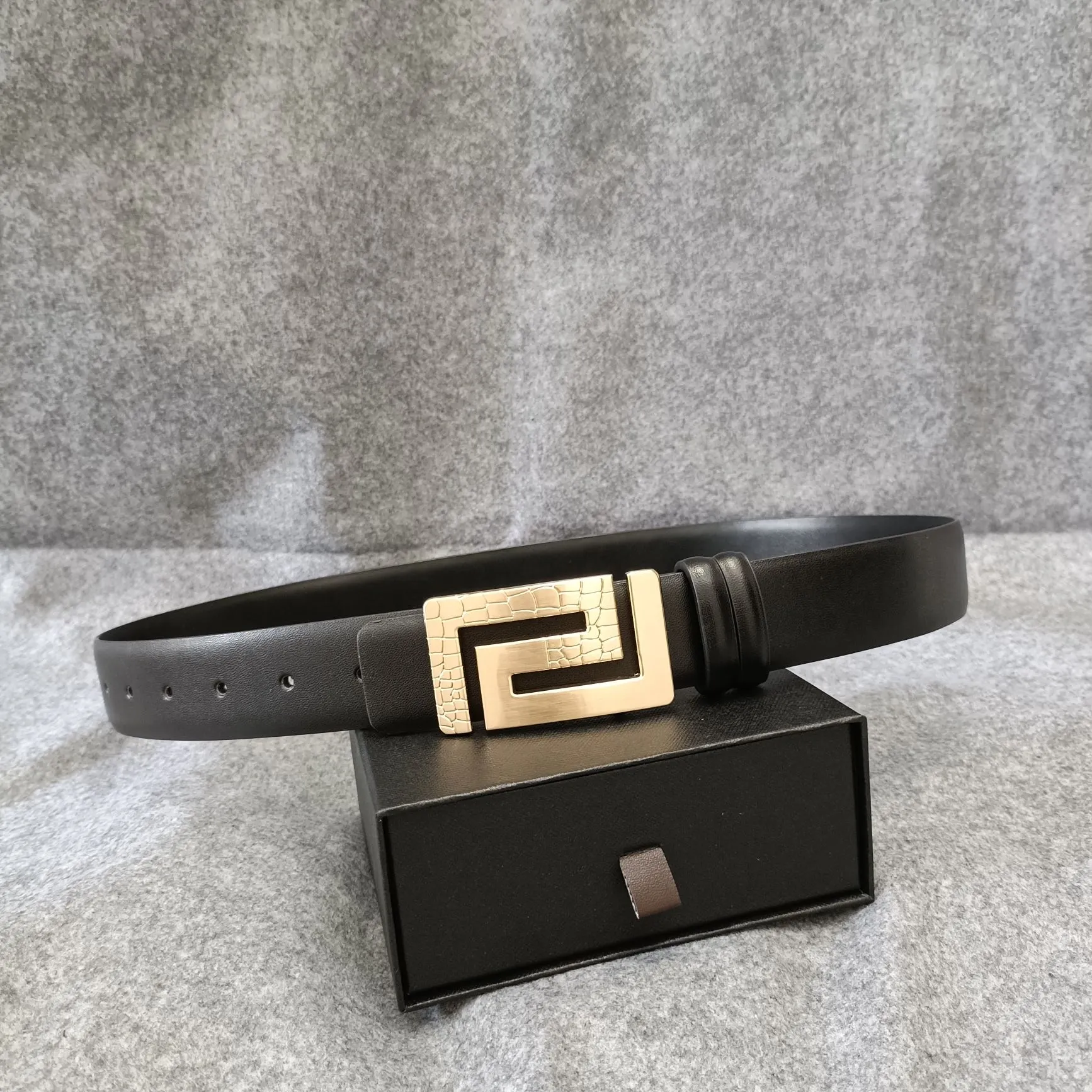 Youth Belt Cowhide Fashion Trendy Men's Belt Smooth Buckle Plate Buckle Perforated Versatile Korean Style Elegant Belt