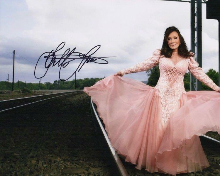 REPRINT - LORETTA LYNN Country Legend Autographed Signed 8 x 10 Photo Poster painting Poster