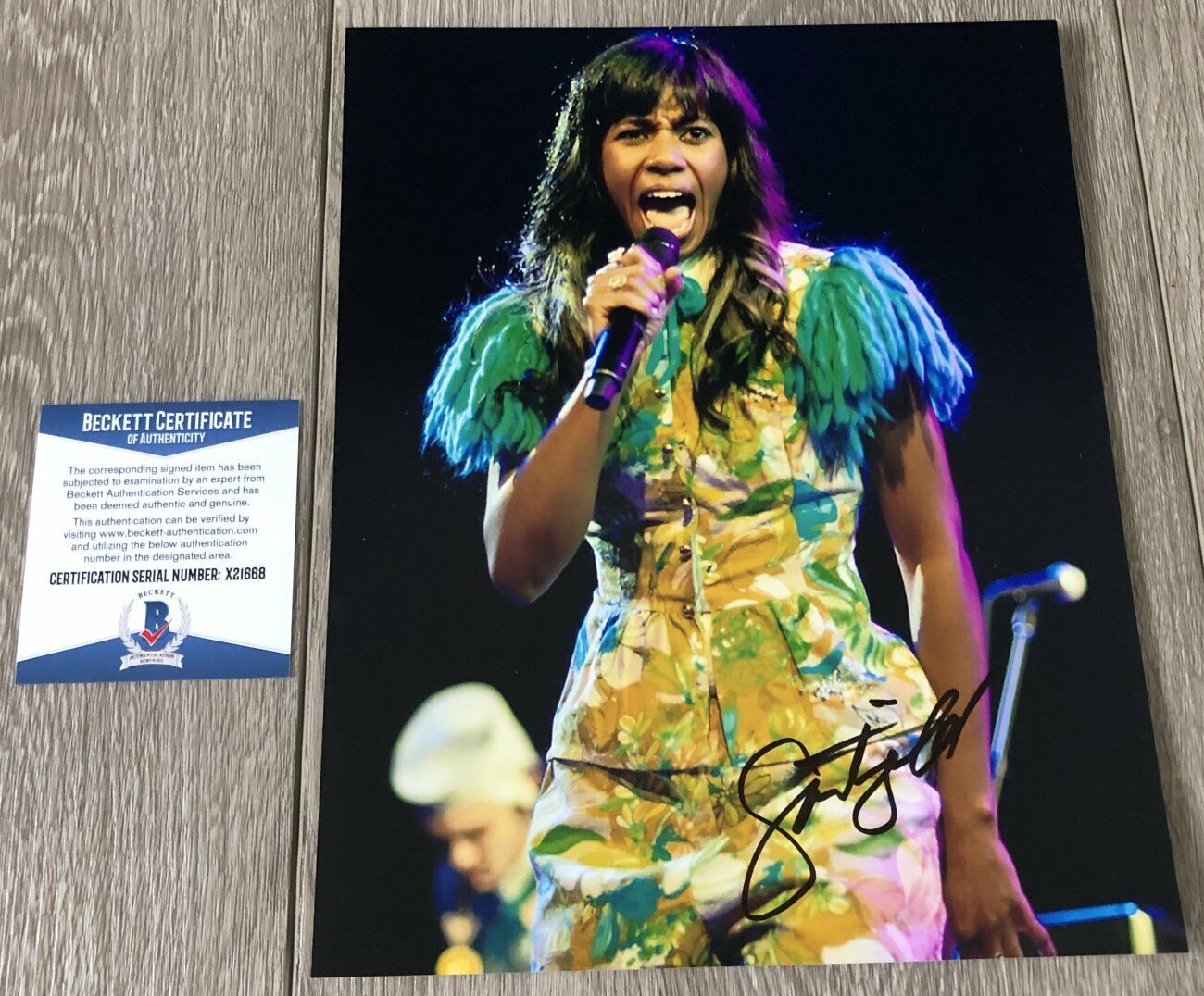 SANTIGOLD SANTI WHITE SIGNED AUTOGRAPH 8x10 Photo Poster painting w/EXACT PROOF BECKETT BAS COA