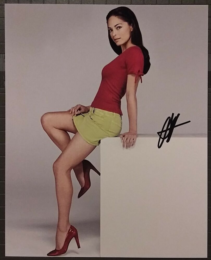 Kristin kreuk signed 8x10