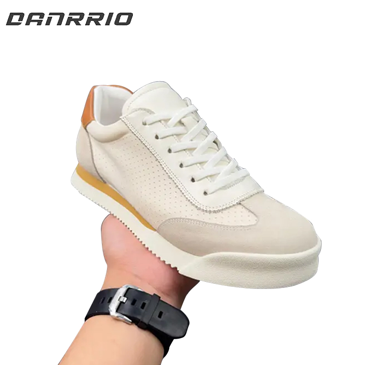 DANRRIO Handmade Retro Breathable Perforated Casual Fashionable Lightweight Soft-soled White Sneakers DANRRIO.COM DANRRIO